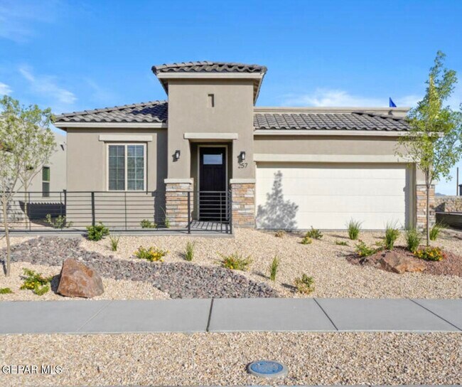 257 Adamtowne Dr in El Paso, TX - Building Photo - Building Photo