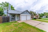 902 Greenbriar Loop