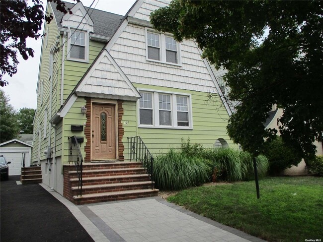 property at 127 Gordon Rd