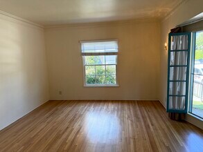 5408 1/2 Franklin Ave, Unit Franklin 1bd in Los Angeles, CA - Foto de edificio - Building Photo