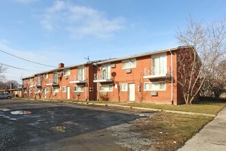 18417-18423 W Chicago St in Detroit, MI - Foto de edificio - Building Photo