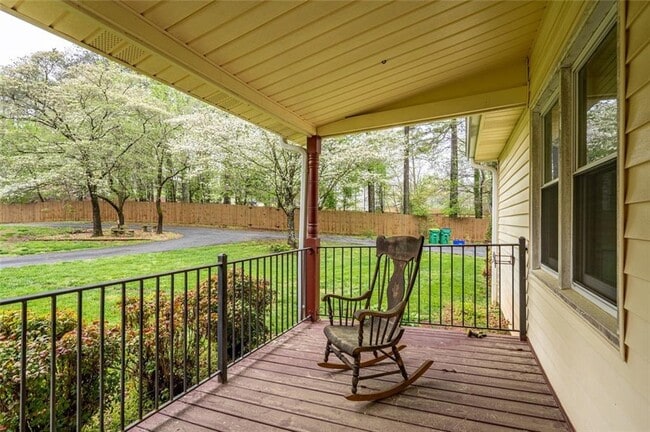 465 Dobbs Rd in Woodstock, GA - Building Photo - Building Photo