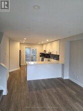 110 BEACH Rd in Hamilton, ON - Building Photo - Building Photo