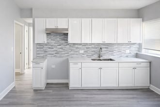 843 E Marquette Rd, Unit 1 in Chicago, IL - Building Photo - Building Photo