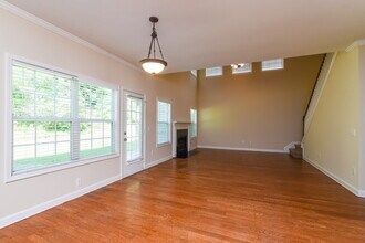 738 Austin Creek Dr in Buford, GA - Building Photo - Building Photo