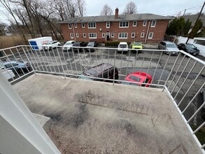 96 Shore Rd in Sands Point, NY - Building Photo - Building Photo