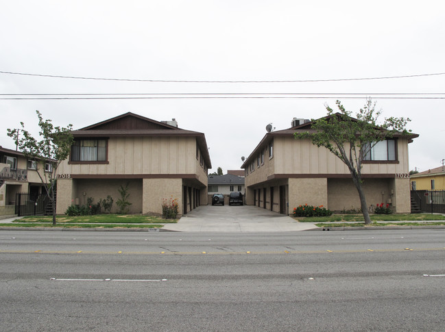 17018 Woodruff Ave in Bellflower, CA - Building Photo - Building Photo