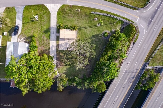 property at 1747 Beverly Dr