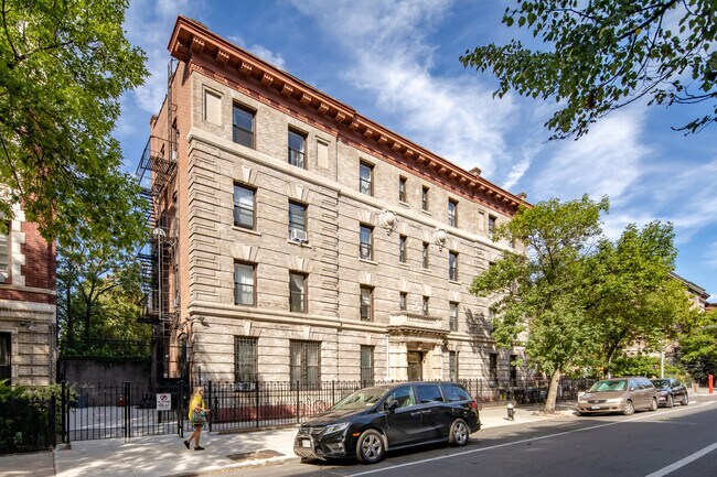 357 Sterling Pl in Brooklyn, NY - Foto de edificio - Building Photo
