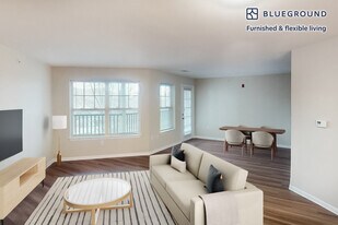 160 Boylston St in Newton, MA - Building Photo