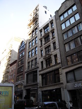 13 E 17th St in New York, NY - Building Photo - Building Photo