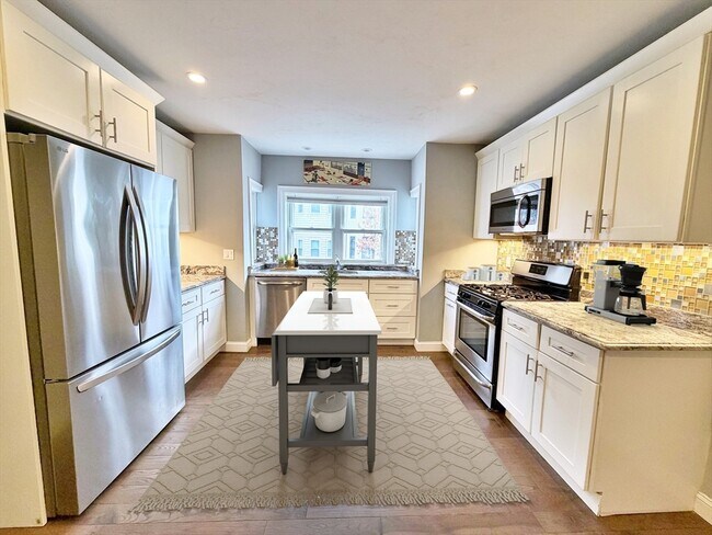 266 Lexington St in Boston, MA - Building Photo - Building Photo