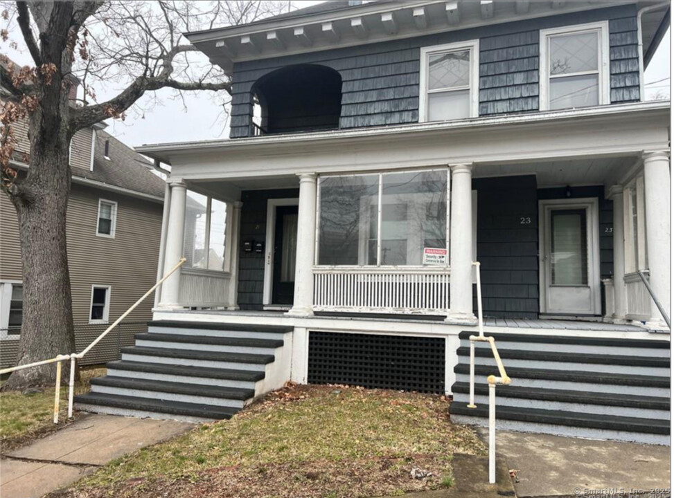 21 Roseland Ave in Waterbury, CT - Foto de edificio