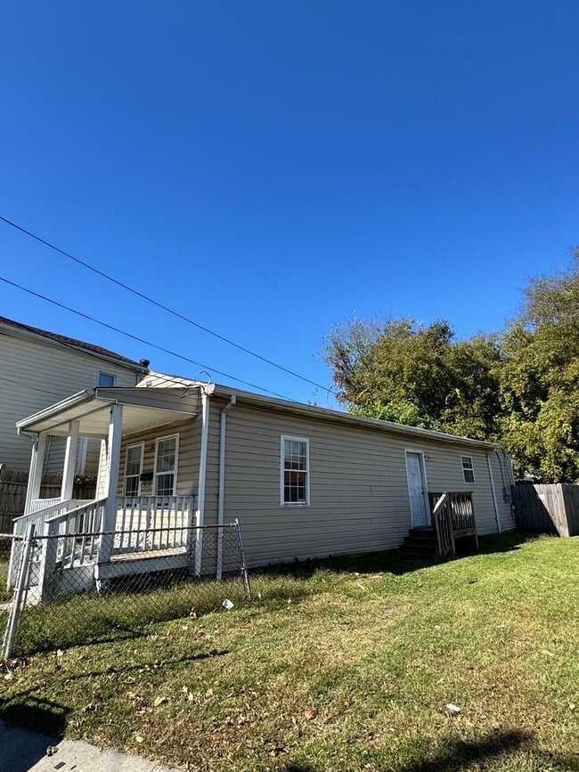 2405 Marion Mashore St in Richmond, VA - Building Photo - Building Photo