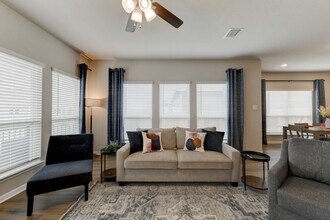 106 Markinaw Rd in Austin, TX - Building Photo - Building Photo