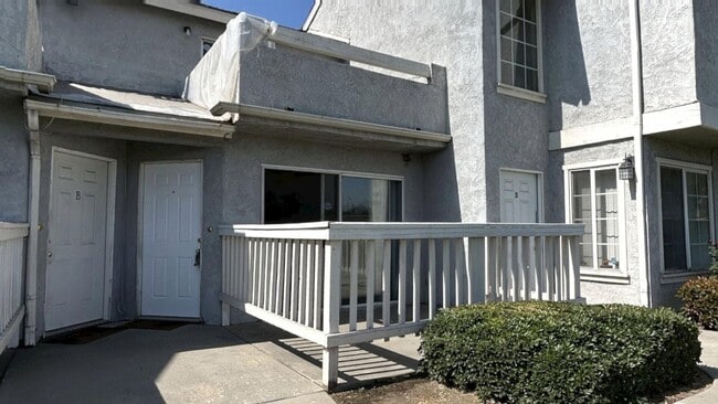190 W Walnut Ave