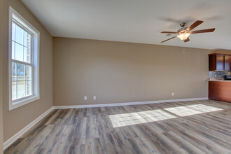985 Big Sky Dr in Clarksville, TN - Building Photo - Building Photo