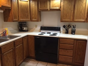 623 E University Ave in Laramie, WY - Foto de edificio - Building Photo