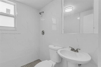 7619 Abbott Ave in Miami Beach, FL - Building Photo - Building Photo