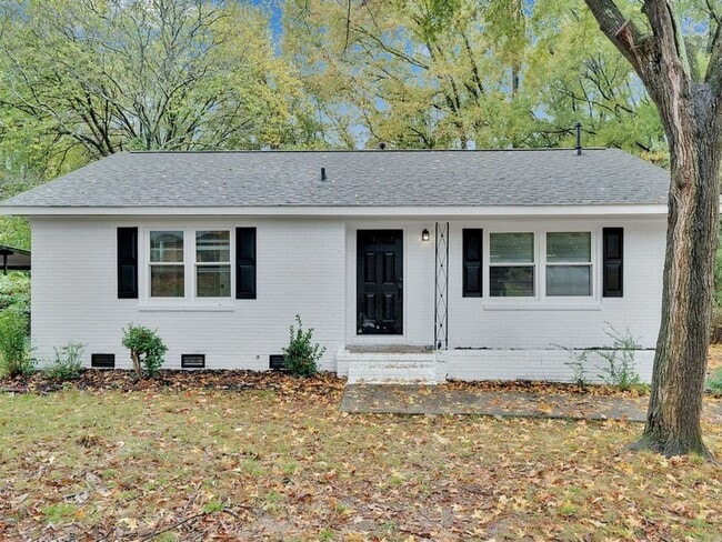 property at 2846 Kenhill Dr