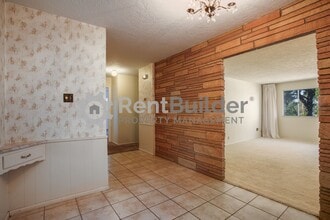 4725 Westridge Pl NE in Albuquerque, NM - Building Photo - Building Photo