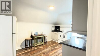 826 Michigan Ave in Sarnia, ON - Building Photo - Building Photo