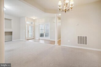 13930 Greendale Dr in Woodbridge, VA - Building Photo - Building Photo