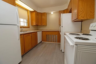 815 5th Ave S, Unit M1 in St. Cloud, MN - Building Photo - Building Photo