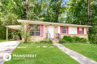 1032 Sandy Brook Cir in Birmingham, AL - Building Photo - Building Photo