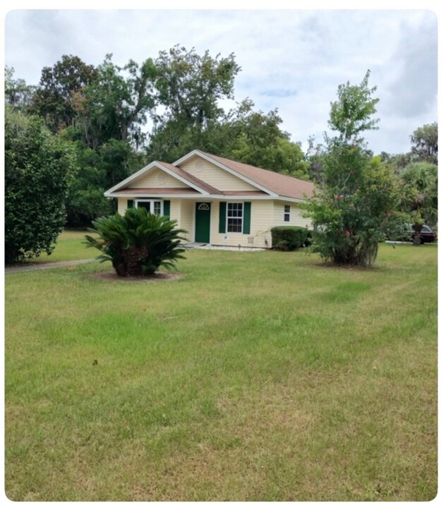 201 Trumbull St in Darien, GA - Building Photo