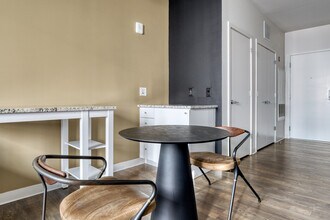 2 Leighton St in Cambridge, MA - Foto de edificio - Building Photo