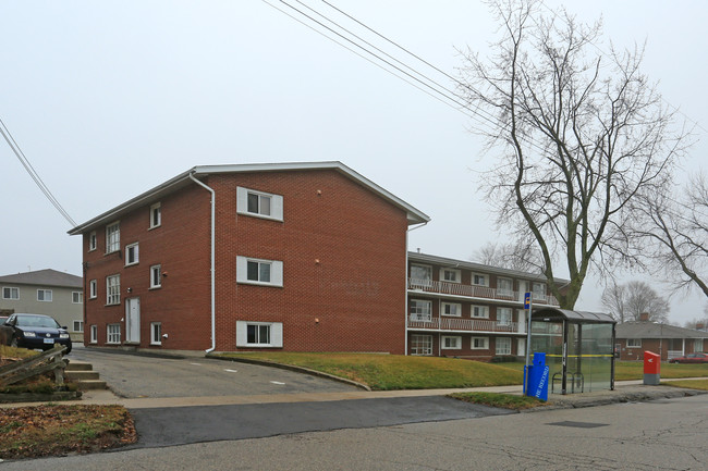 183-191 Fourth Ave in Kitchener, ON - Building Photo - Building Photo