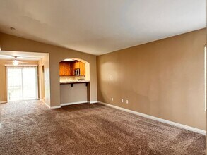 5913 Genoa Dr in Bakersfield, CA - Building Photo - Building Photo