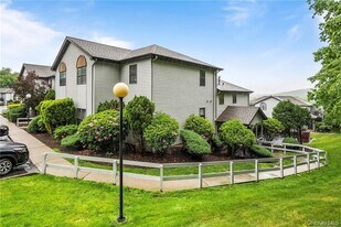 45 Natalie Ct in Monroe, NY - Building Photo