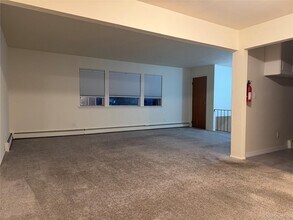 6 Tredwell Ave in Syosset, NY - Building Photo - Building Photo