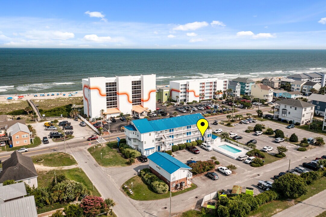 105 Tennessee Ave, Unit 105 in Carolina Beach, NC - Building Photo
