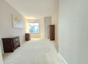 4728 Brentwood Dr in Burnaby, BC - Building Photo - Building Photo