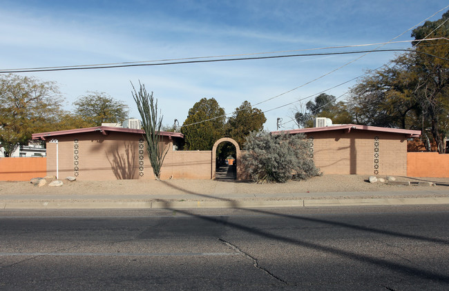 184-210 W Prince Rd in Tucson, AZ - Foto de edificio - Building Photo