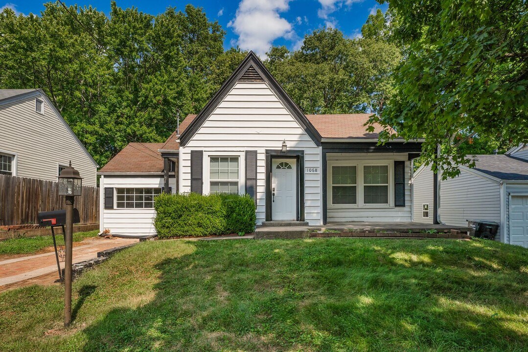 1068 S New Ave in Springfield, MO - Building Photo