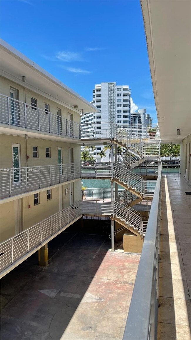 property at 1441 Lincoln Rd