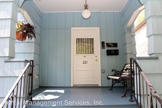 221 SE 15th Ave-Unit -A - B in Portland, OR - Foto de edificio - Building Photo