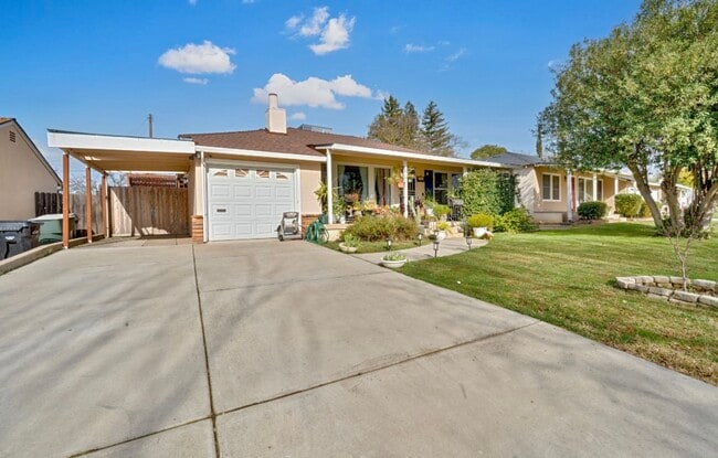 4205 Lyle St in Sacramento, CA - Foto de edificio - Building Photo