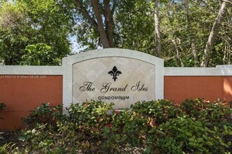 4171 N Haverhill Rd in West Palm Beach, FL - Building Photo - Building Photo