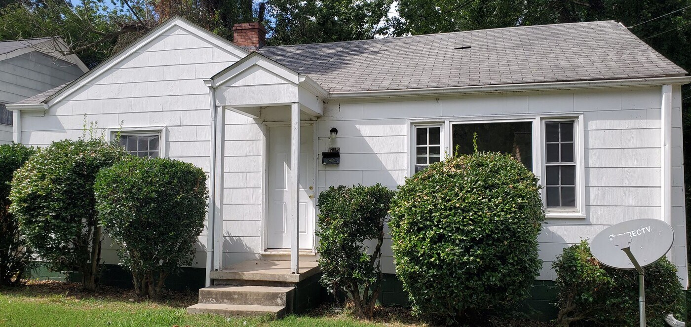 615 Julian St in Greensboro, NC - Building Photo