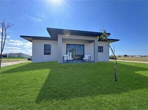 4114 NW 38th St in Cape Coral, FL - Building Photo - Building Photo