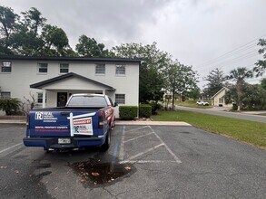 1023 NE 2nd St in Ocala, FL - Foto de edificio - Building Photo