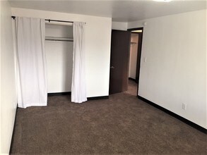 1080 S Eliot St-Unit -302 in Denver, CO - Building Photo - Building Photo