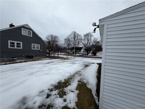 501 Rockhaven Rd in Utica, NY - Building Photo - Building Photo