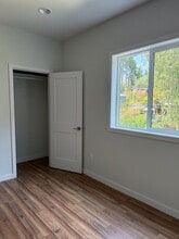 18874 Angeline Ave NE, Unit ADU in Suquamish, WA - Building Photo - Building Photo