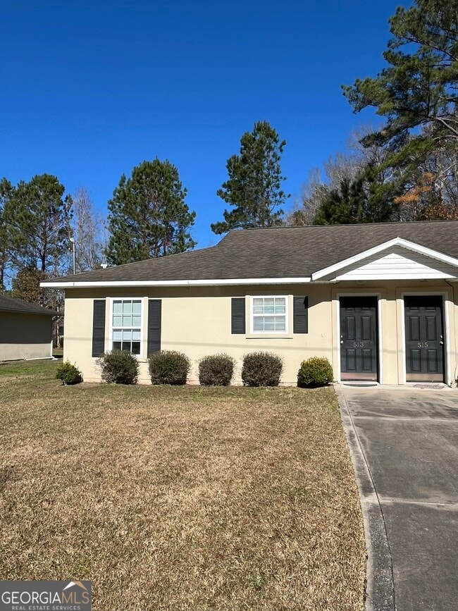 property at 513 E Lawnwood Ave
